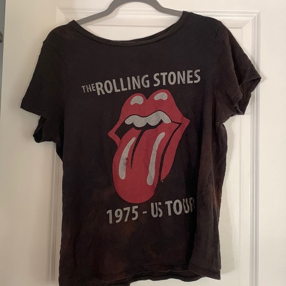 Tops - Rolling Sri es distressed tshirt XL